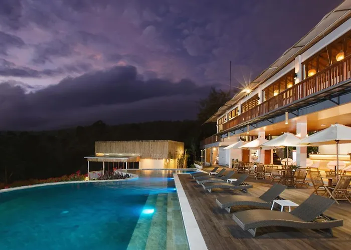 Giriwood Hotel&Villa